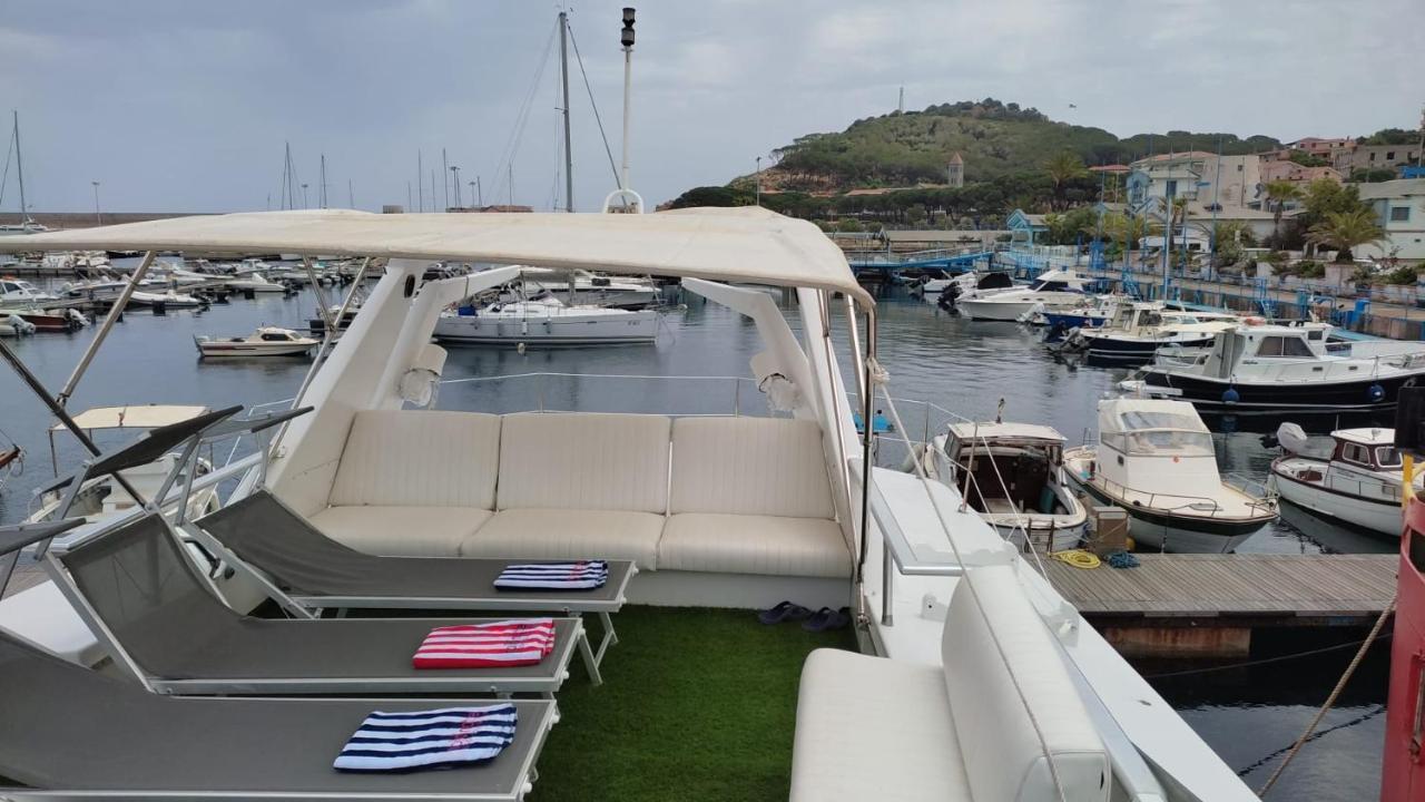 Boat & Breakfast Lucretia, Luxury Yacht Hotel Arbatax Exterior photo
