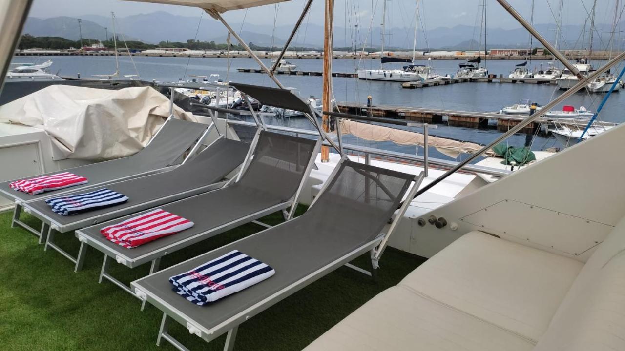 Boat & Breakfast Lucretia, Luxury Yacht Hotel Arbatax Exterior photo