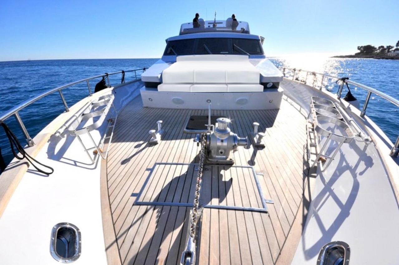 Boat & Breakfast Lucretia, Luxury Yacht Hotel Arbatax Exterior photo