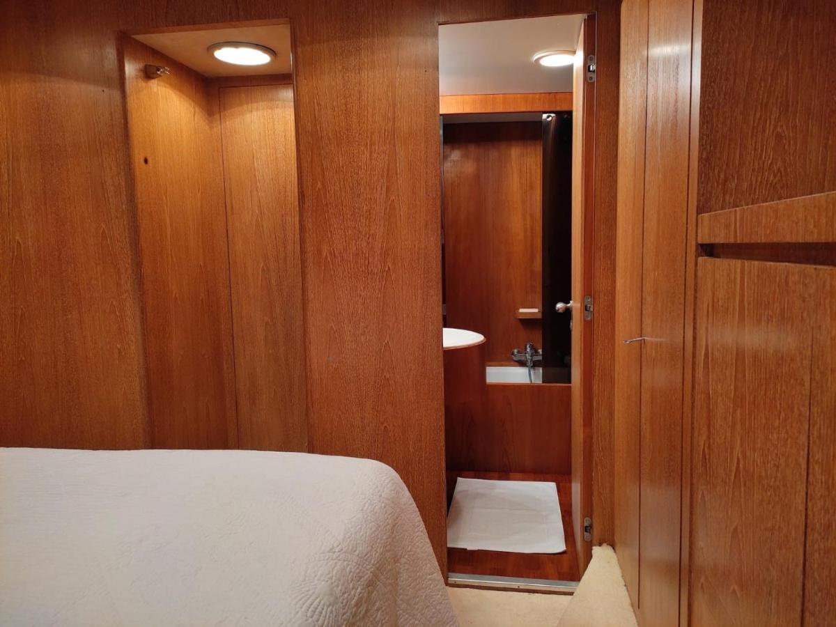 Boat & Breakfast Lucretia, Luxury Yacht Hotel Arbatax Exterior photo